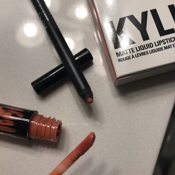 Kylie Cosmetics Lip Kit Dirty Peach - Picture 4 of 5